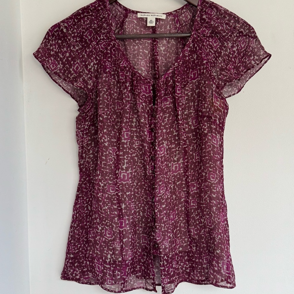 Banana Republic Women’s Button Up Purple Flutter Sleeve Top W/ Gray Camisole
